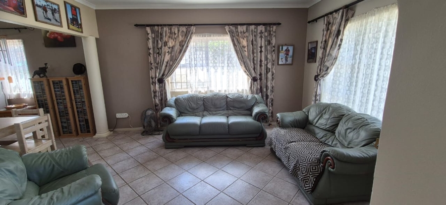 4 Bedroom Property for Sale in Summerstrand Eastern Cape